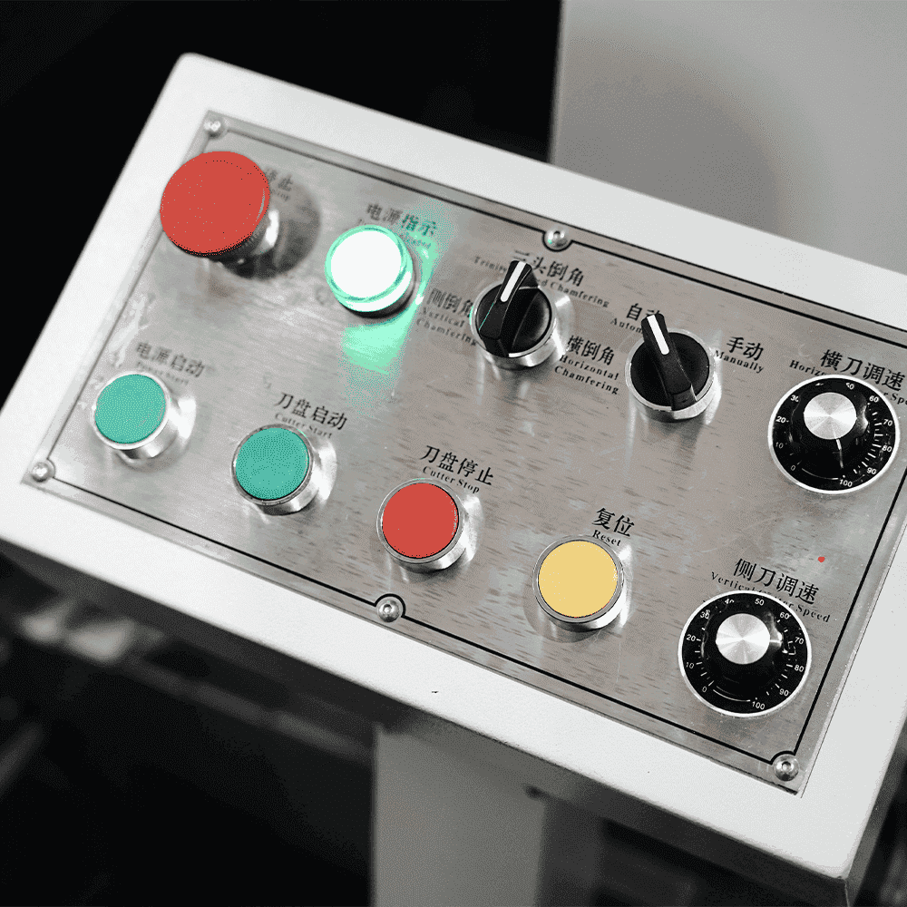 Three-head linkage chamfering